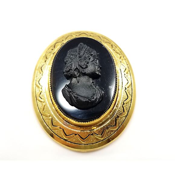 1960s Black Glass Cameo Brooch – Gold Plated Vintage Beauty - Picture 2 of 10